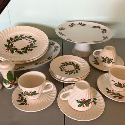 Holly Holiday Dishware