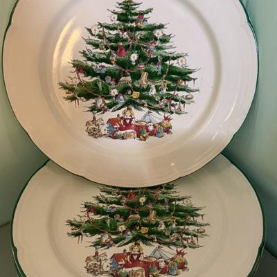 Christmas Tree Holiday Dishes