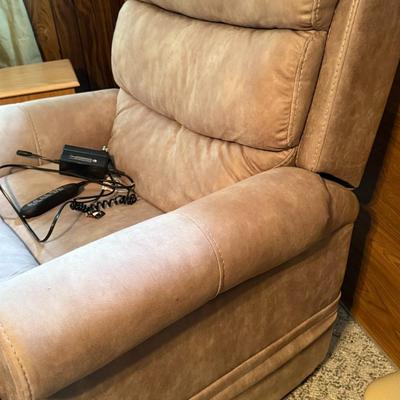 Light Brown Power Recliner/Lift Chair