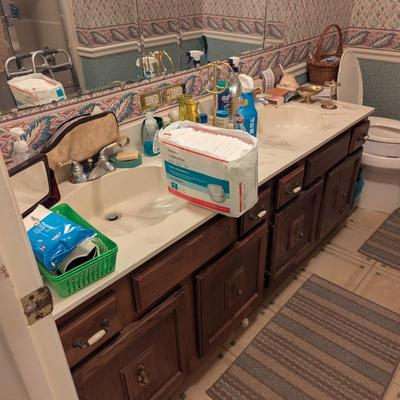 Bathroom Accessories (See All Pictures)