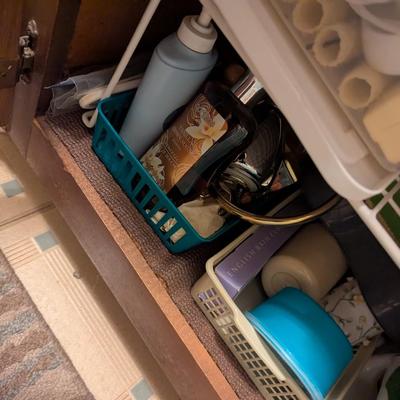 Bathroom Accessories (See All Pictures)