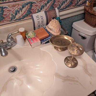 Bathroom Accessories (See All Pictures)