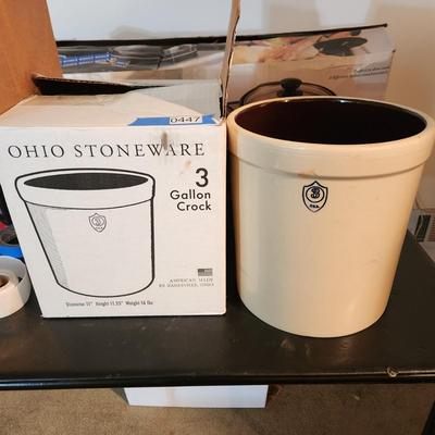Ohio Stoneware 3 Gallon Crock with Box