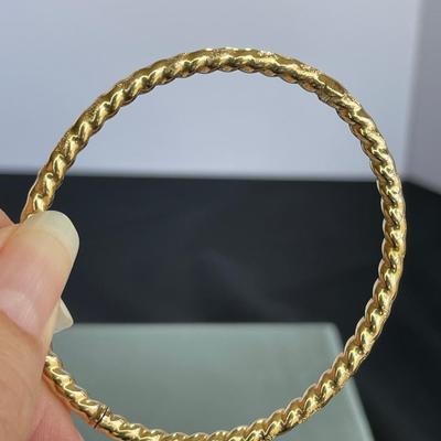 14K Yellow Gold Bangle Bracelet