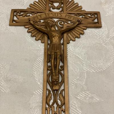 Metal crucifix