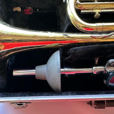 VINTAGE BUNDY TRUMPET DESIGNED BY VINCENT BACH WITH CASE
