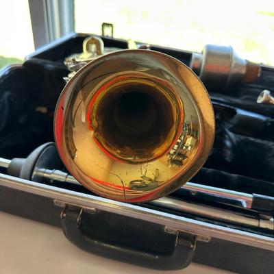 VINTAGE BUNDY TRUMPET DESIGNED BY VINCENT BACH WITH CASE