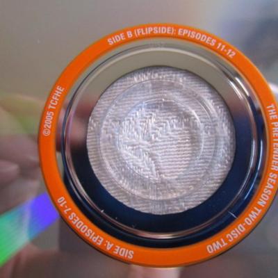 The Pretender, Season 2, four 2-sided DVDs