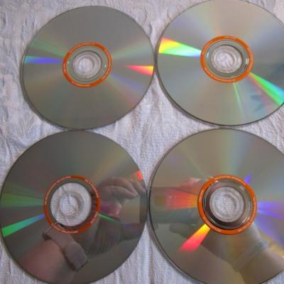 The Pretender, Season 2, four 2-sided DVDs