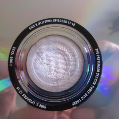 The Pretender, Season 3, four 2-sided DVDs