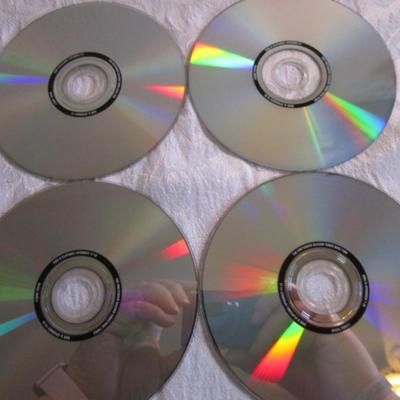 The Pretender, Season 3, four 2-sided DVDs