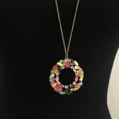 Super cute, rhinestone pendant, gold tone, chain necklace