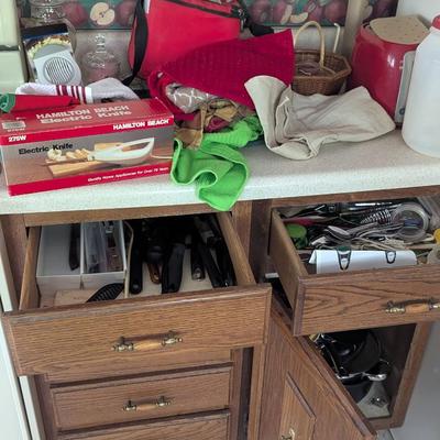 Assortment Of Kitchen Gadgets Pots & More (See All Pictures)