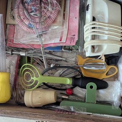 Assortment Of Kitchen Gadgets Pots & More (See All Pictures)