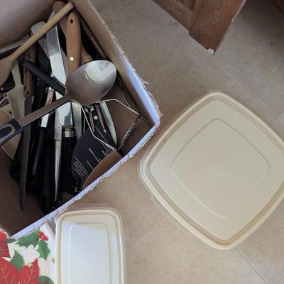 Assortment Of Kitchen Gadgets Pots & More (See All Pictures)