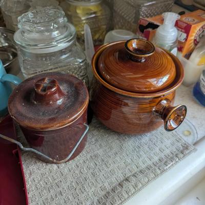 Assortment Of Kitchen Gadgets Pots & More (See All Pictures)