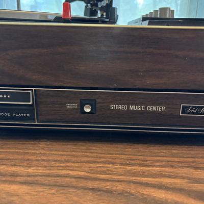 LOT 632: Vintage Electrophonic Solid State Modular Stereo w Garrard 2025TC Turntable