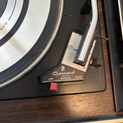 LOT 632: Vintage Electrophonic Solid State Modular Stereo w Garrard 2025TC Turntable