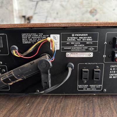 LOT 635: Pioneer Stereo Receiver SX-580