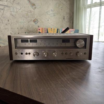 LOT 635: Pioneer Stereo Receiver SX-580