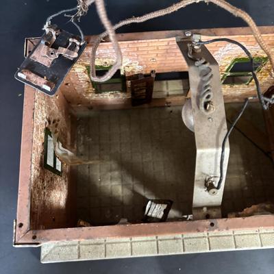 LOT 637: Vintage Lionel Train Station Waiting Room, Signs, Flagpole & Metal Train Tunnel