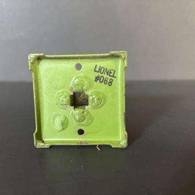 LOT 637: Vintage Lionel Train Station Waiting Room, Signs, Flagpole & Metal Train Tunnel