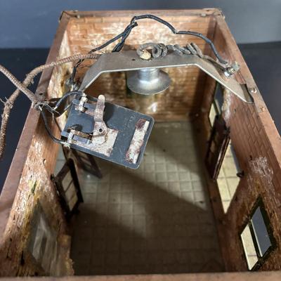 LOT 637: Vintage Lionel Train Station Waiting Room, Signs, Flagpole & Metal Train Tunnel
