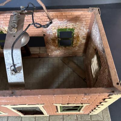LOT 637: Vintage Lionel Train Station Waiting Room, Signs, Flagpole & Metal Train Tunnel