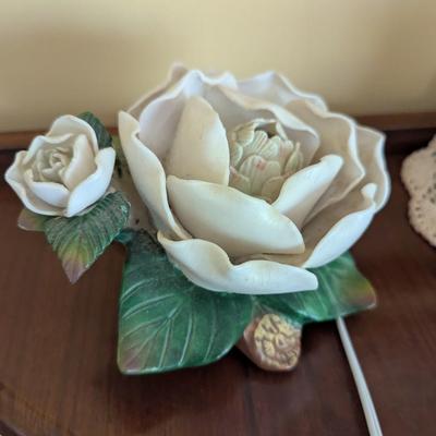 Vintage Magnolia Ceramic Bisque Floral Decorative Table Top Light
