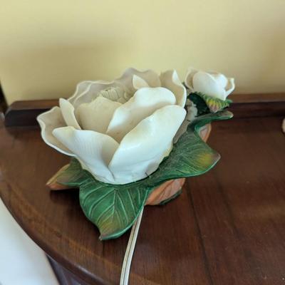 Vintage Magnolia Ceramic Bisque Floral Decorative Table Top Light