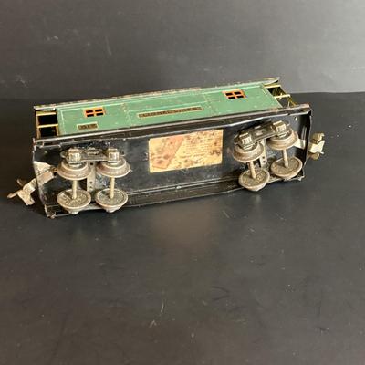 LOT 639: Antique HO Lionel Lines Train Cars & Engine: Engine No 254Gondola Car No. 812, Cattle Car No. 813, Automobile Furniture No....