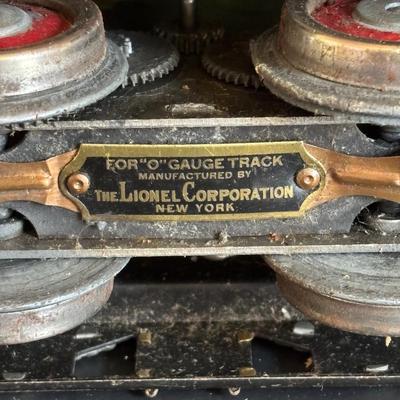 LOT 639: Antique HO Lionel Lines Train Cars & Engine: Engine No 254Gondola Car No. 812, Cattle Car No. 813, Automobile Furniture No....
