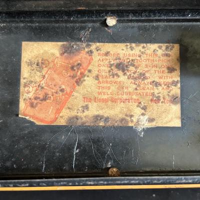 LOT 639: Antique HO Lionel Lines Train Cars & Engine: Engine No 254Gondola Car No. 812, Cattle Car No. 813, Automobile Furniture No....