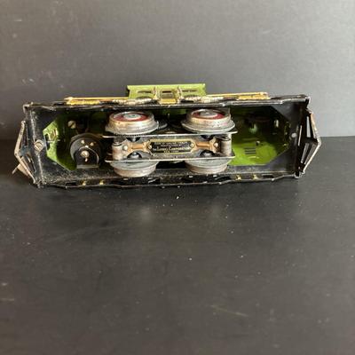 LOT 639: Antique HO Lionel Lines Train Cars & Engine: Engine No 254Gondola Car No. 812, Cattle Car No. 813, Automobile Furniture No....