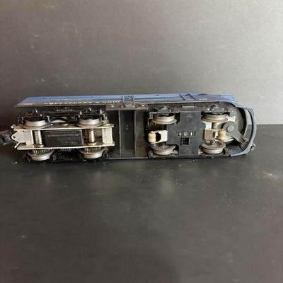 LOT 640: Lionel Chesapeake & Ohio No 225 Engine, Flatbed Train Car No 6630. Metal Bridge, D & R Bridge Piers, Lionel No. 110...