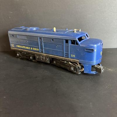 LOT 640: Lionel Chesapeake & Ohio No 225 Engine, Flatbed Train Car No 6630. Metal Bridge, D & R Bridge Piers, Lionel No. 110...