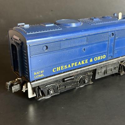 LOT 640: Lionel Chesapeake & Ohio No 225 Engine, Flatbed Train Car No 6630. Metal Bridge, D & R Bridge Piers, Lionel No. 110...