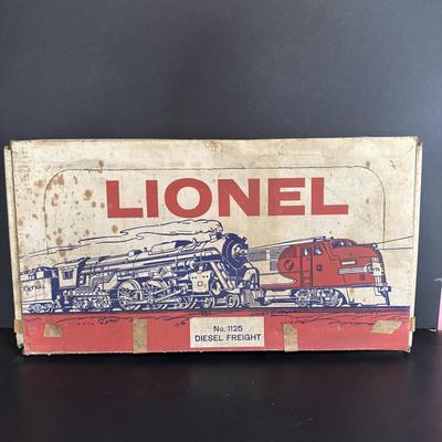 LOT 640: Lionel Chesapeake & Ohio No 225 Engine, Flatbed Train Car No 6630. Metal Bridge, D & R Bridge Piers, Lionel No. 110...