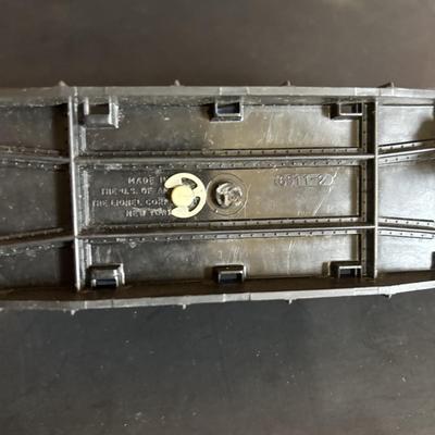 LOT 640: Lionel Chesapeake & Ohio No 225 Engine, Flatbed Train Car No 6630. Metal Bridge, D & R Bridge Piers, Lionel No. 110...