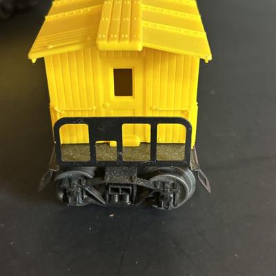 LOT 641: Lionel Train Set: Union Pacific Locomotive #1065, Savings Back Box Car #6050 Bank/Train Car, Explosives Box Car #6470, Flatbed...
