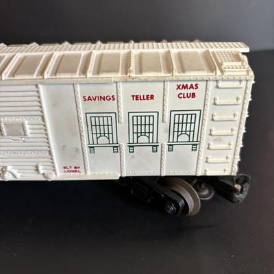 LOT 641: Lionel Train Set: Union Pacific Locomotive #1065, Savings Back Box Car #6050 Bank/Train Car, Explosives Box Car #6470, Flatbed...