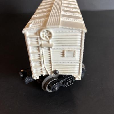 LOT 641: Lionel Train Set: Union Pacific Locomotive #1065, Savings Back Box Car #6050 Bank/Train Car, Explosives Box Car #6470, Flatbed...