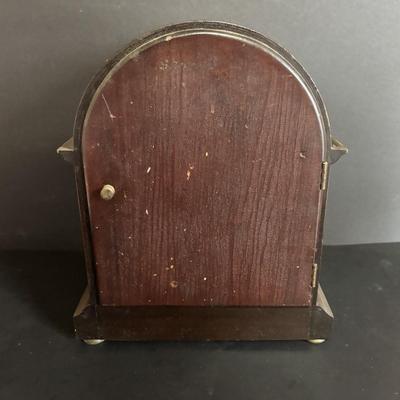 LOT 649: Seth Thomas Mantle/Shelf Clocks