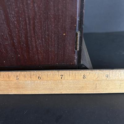 LOT 649: Seth Thomas Mantle/Shelf Clocks