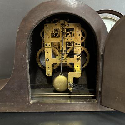 LOT 649: Seth Thomas Mantle/Shelf Clocks