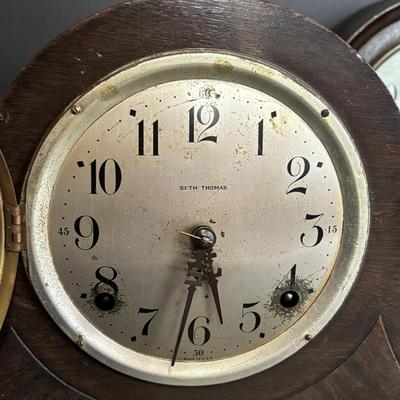 LOT 649: Seth Thomas Mantle/Shelf Clocks