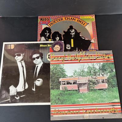 LOT 442: Vintage Albums: Kiss, The Blues Brothers, Lou Reed, Frank Zappa, Hall & Oats, Blondie & More