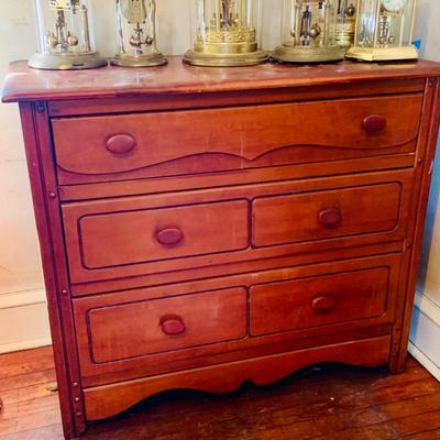 LOT 662 Vintage/Antique Maple Wood Five Drawer Dresser