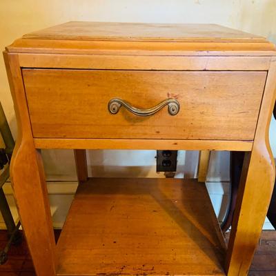 LOT 666: Three Side Tables, Three Anniversary Clocks, an Hourglass and a Lamp