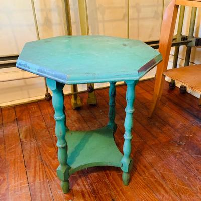 LOT 666: Three Side Tables, Three Anniversary Clocks, an Hourglass and a Lamp